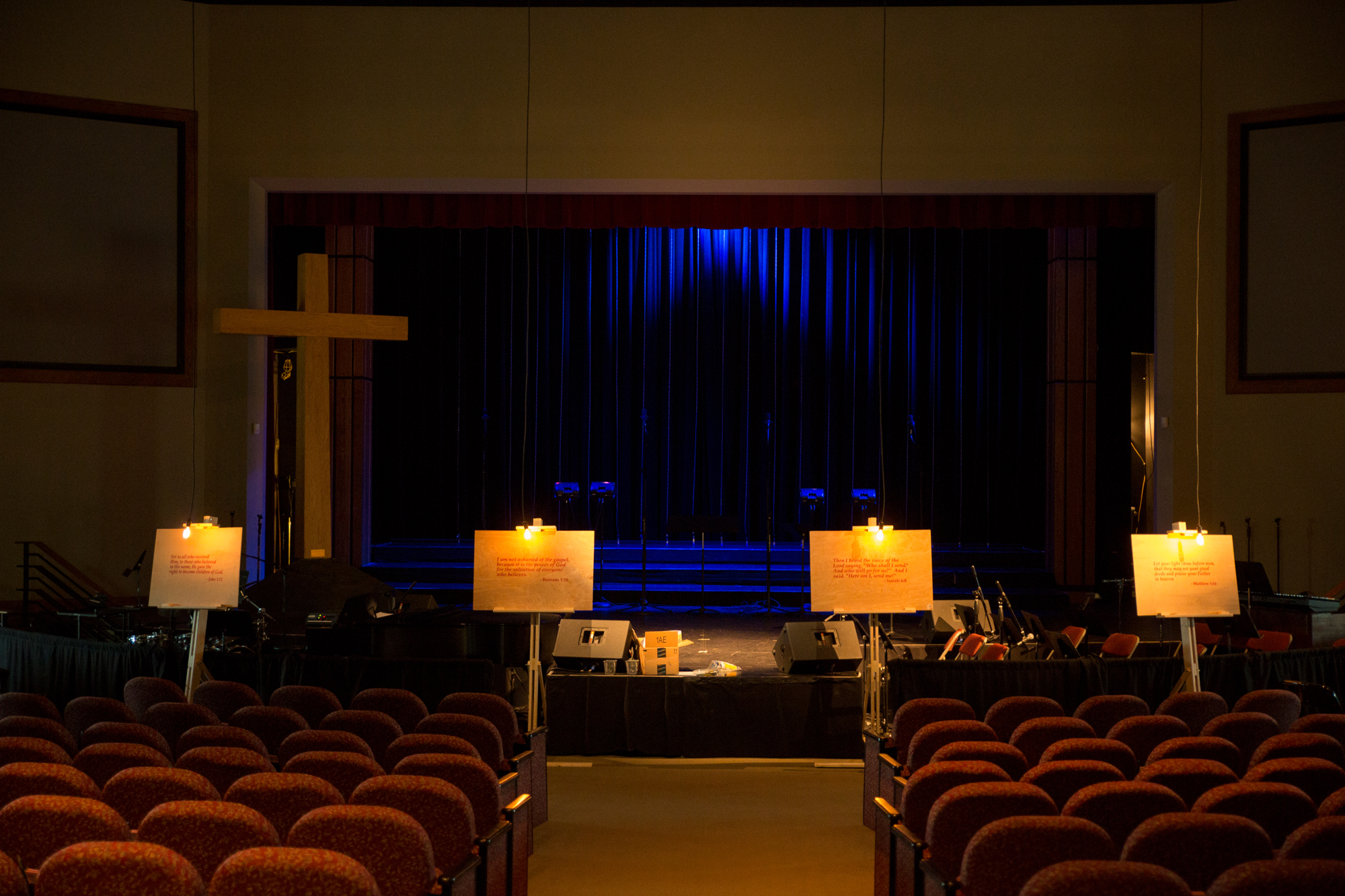 Verse Boards and Easels